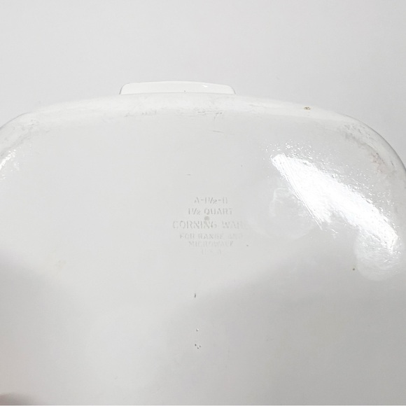 Vintage Corning Ware Le Persil La Sauge 1.5 Quart Casserole Dish with Lid - Picture 8 of 8